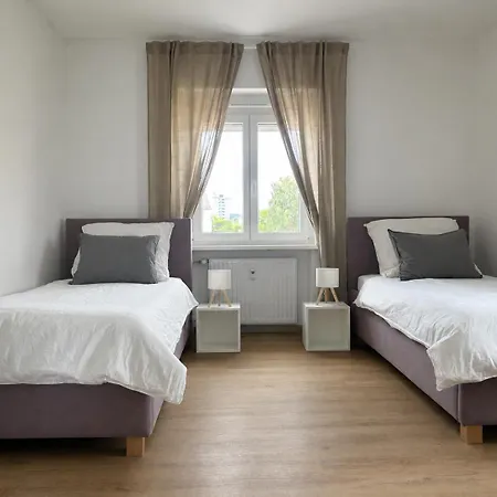 Apartment 2 Schlafzimmer - Wohnzimmer Mit Offener Kueche Und Balkon - 4 Betten