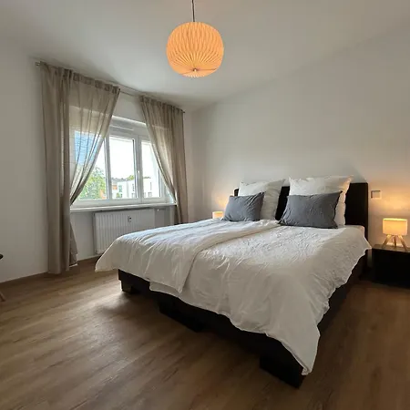 2 Schlafzimmer - Wohnzimmer Mit Offener Kueche Und Balkon - 4 Betten Bayreuth